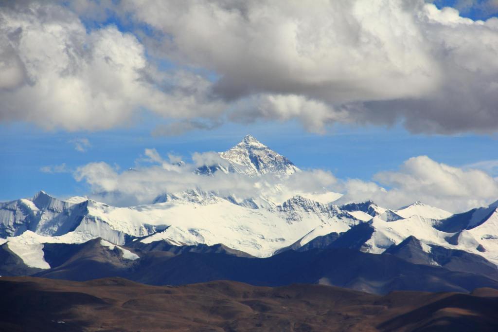 Poetry: “Snow Leopard Villanelle,” by Raphael&nbsp;Kosek